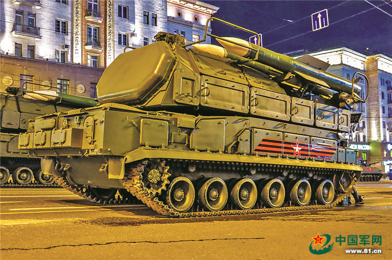 最震撼一幕:提前看俄罗斯红场阅兵-中国学网-中