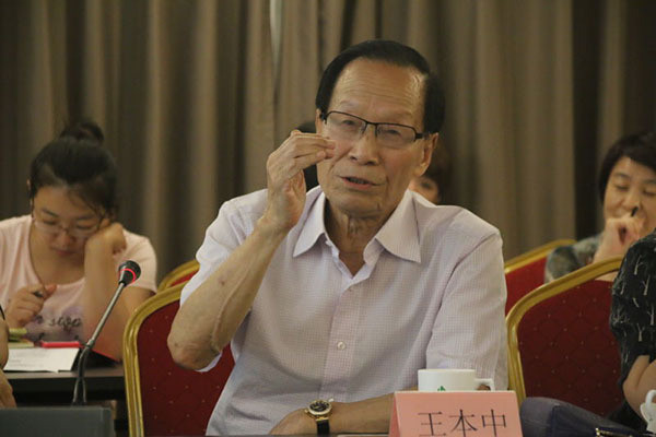 专家反对缩短中小学学制:莫言不懂教育无知无畏