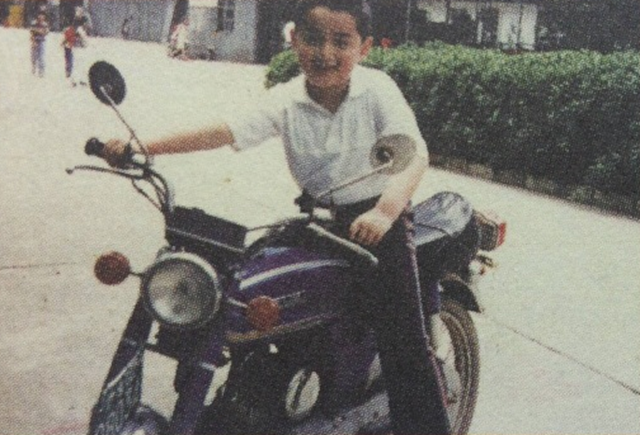 想不到胡歌也是励志帝 童年照里的他竟是小胖子