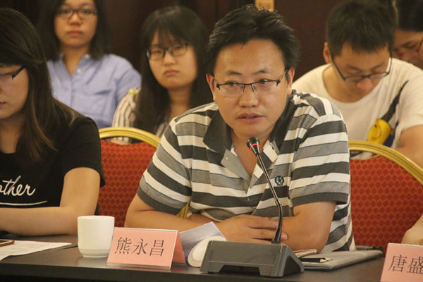 专家反对缩短中小学学制:莫言不懂教育无知无畏