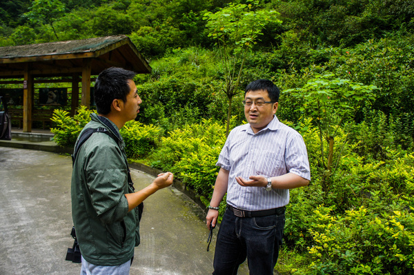 当地电视台采访力帆汽车品牌部-朱广清