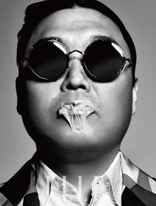 psy黑白写真公开 喇叭裤大背头再现"鸟叔style"