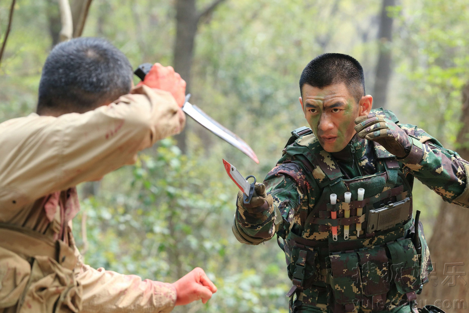 《特种兵之霹雳火》曝剧照 热血硬汉展飒爽英姿